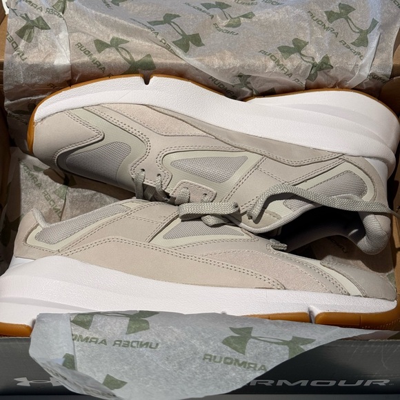 Unisex UA Forge 96 Shoes, new in the box, never worn, men’s 7.5, women’s 9 - Picture 2 of 8